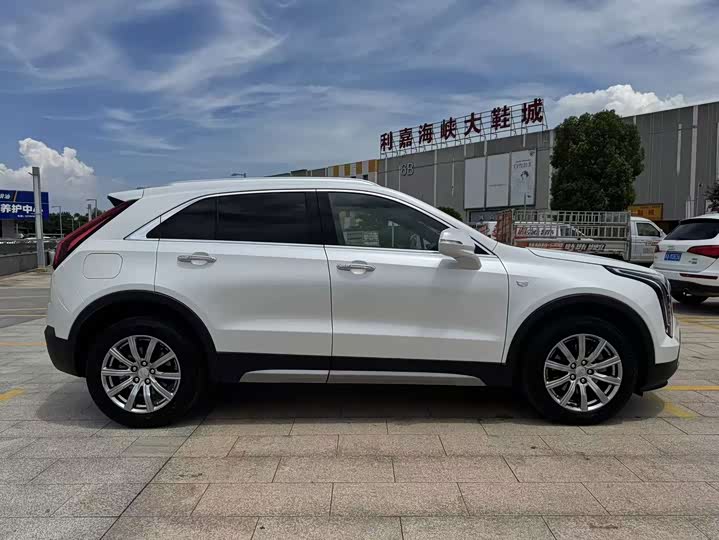 Cadillac XT4, 2021 — фото 8 из 9