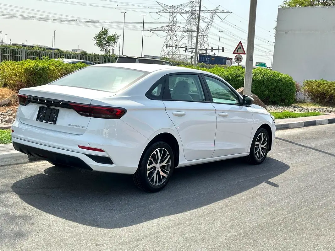 Geely Emgrand, 2027 — фото 3 из 6