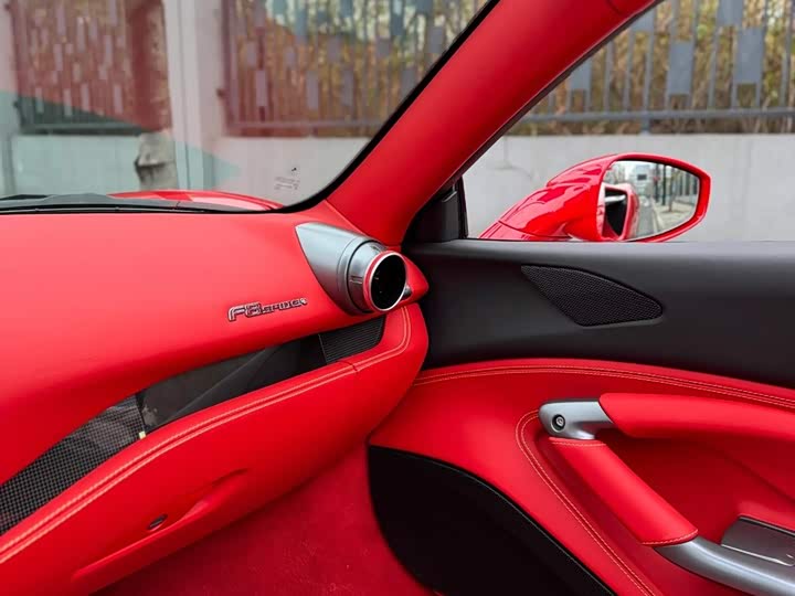 Ferrari F8, 2022 — фото 6 из 9