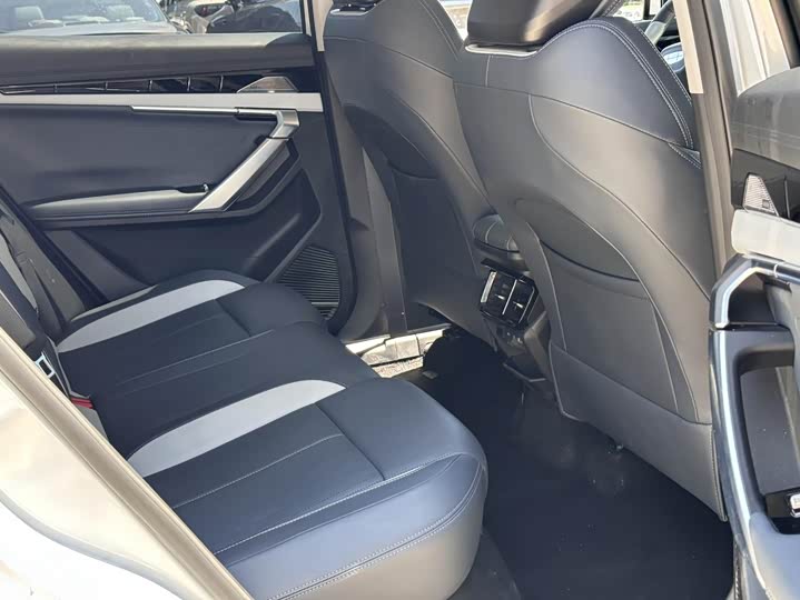Geely Atlas L, 2024 — фото 8 из 9