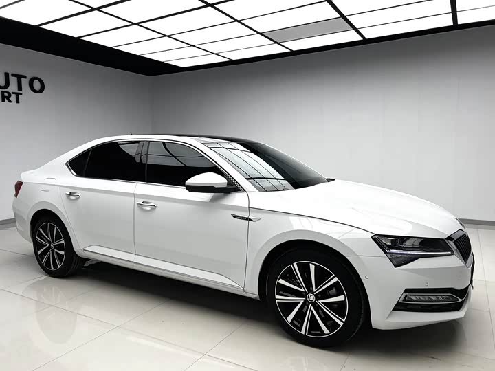 Skoda Superb, 2024 — фото 3 из 9