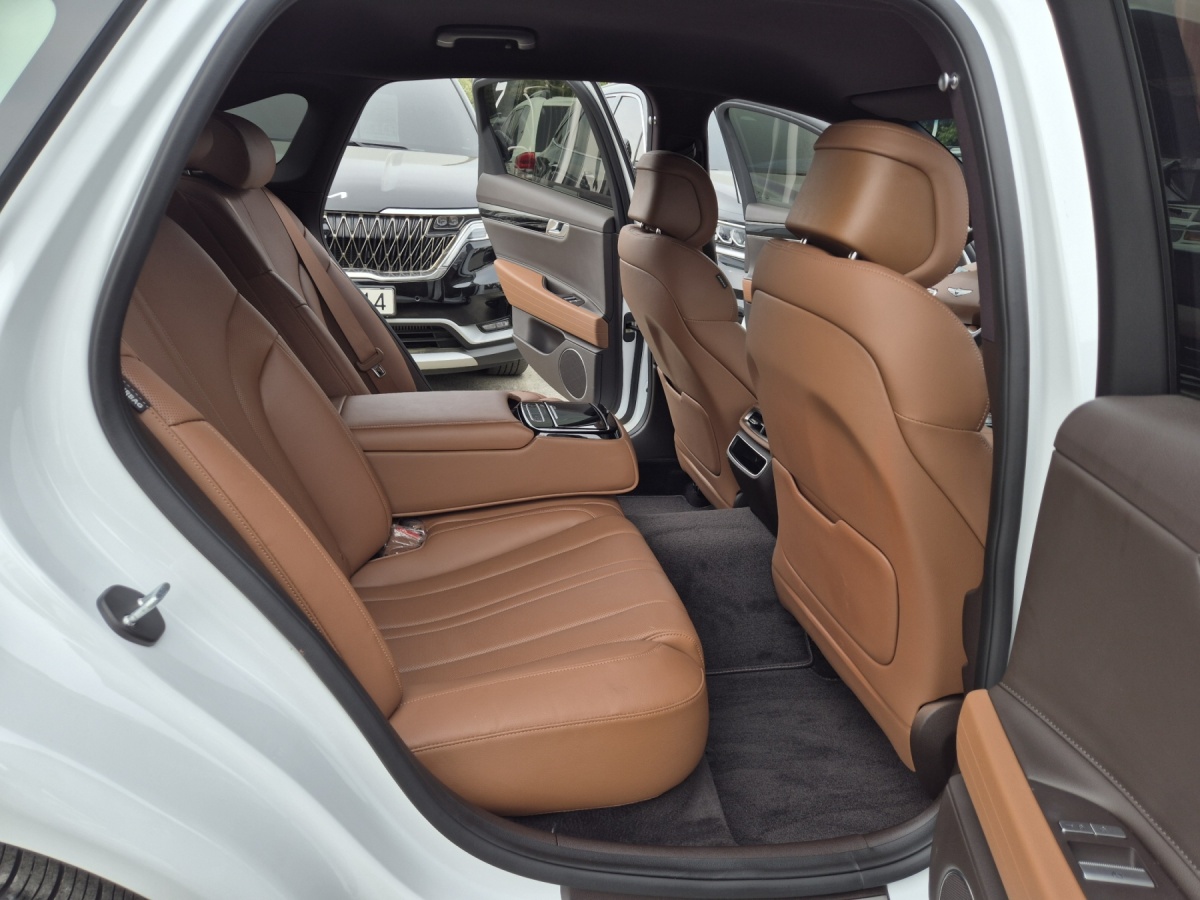 Genesis G80, 2023 — фото 10 из 12