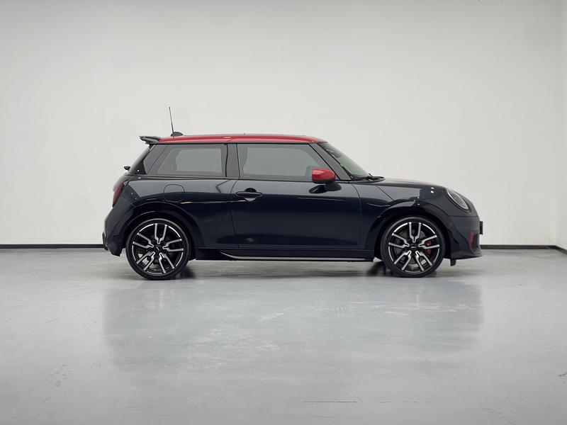 Mini Mini JCW, 2024 — фото 8 из 12