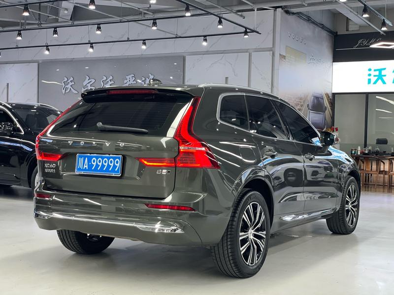 Volvo XC60, 2022 — фото 6 из 10