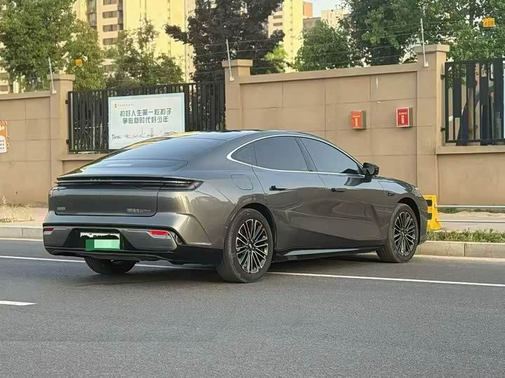Geely Galaxy Starshine 8 EM-i, 2025 — фото 9 из 9