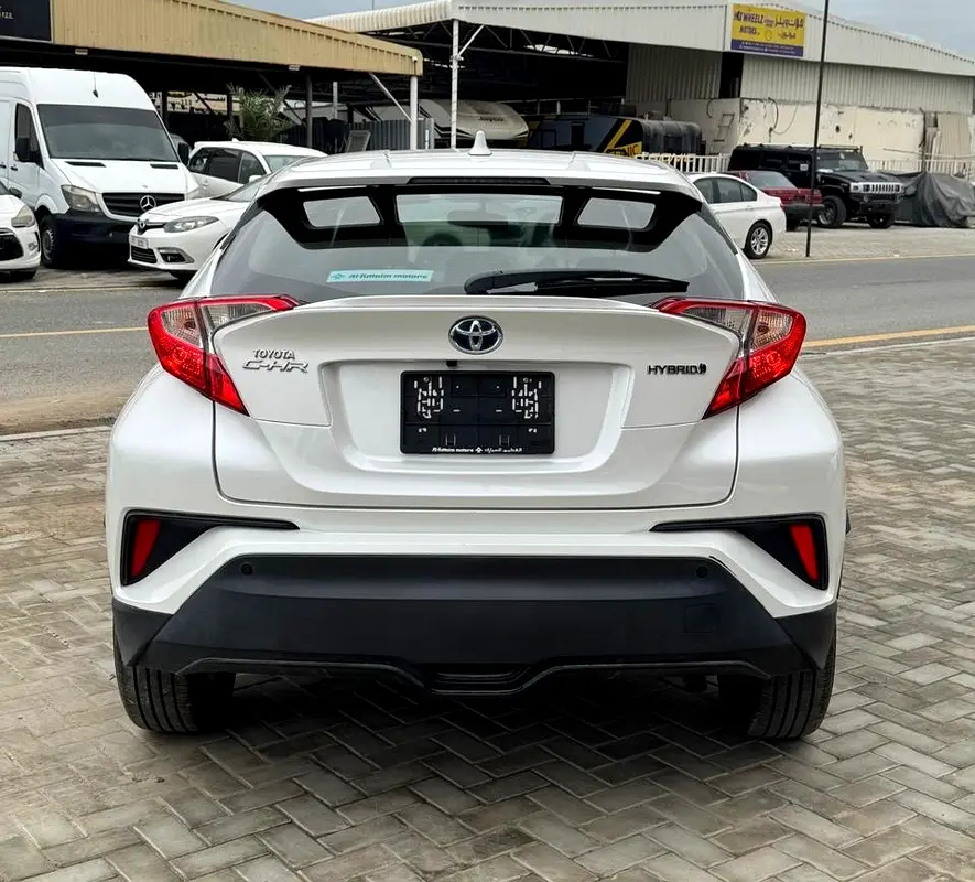 Toyota C-HR, 2023 — фото 4 из 10