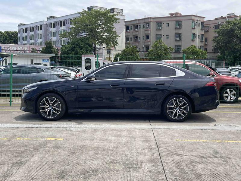 BMW i5, 2024 — фото 3 из 12