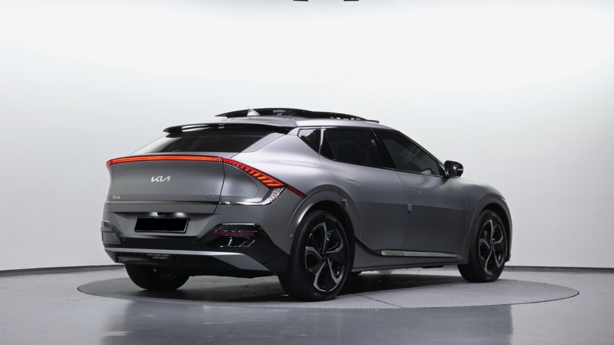 Kia EV6, 2023 — фото 2 из 12