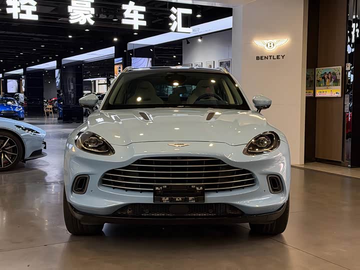 Aston Martin DBX, 2021 — фото 2 из 9