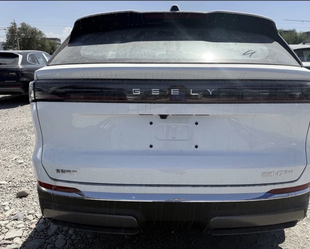 Geely Galaxy M7, 2026 — фото 3 из 5