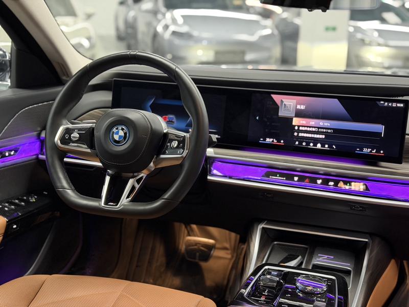 BMW i7, 2023 — фото 4 из 7