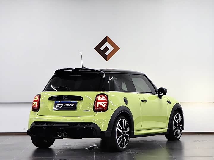 Mini Mini JCW, 2022 — фото 6 из 9