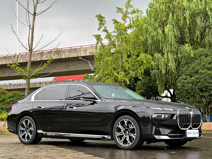 BMW 7 Series, 2023 — фото 3 из 9