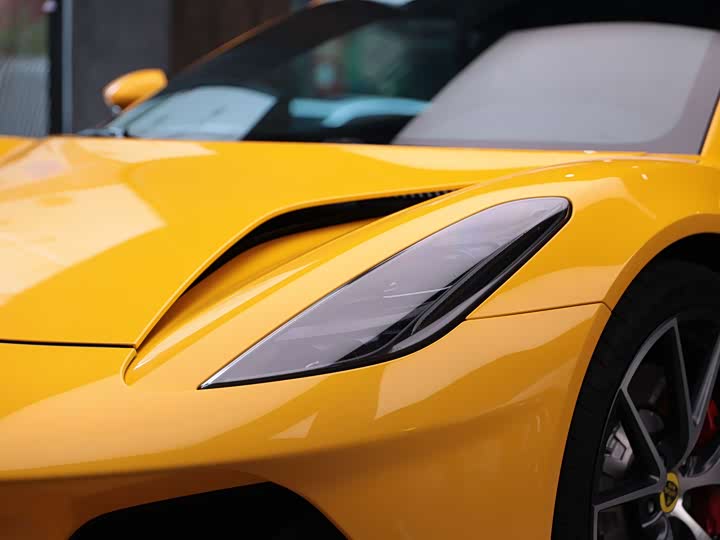 Lotus Emira, 2023 — фото 6 из 9
