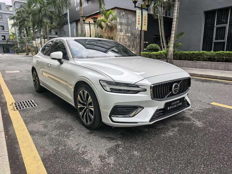 Volvo S60, 2023 — фото 3 из 11