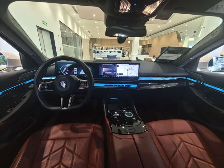 BMW 5 Series, 2024 — фото 6 из 9