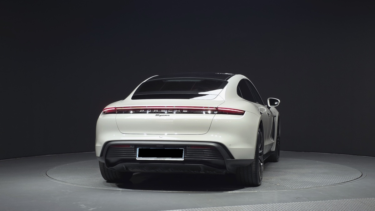 Porsche Taycan, 2022 — фото 4 из 12