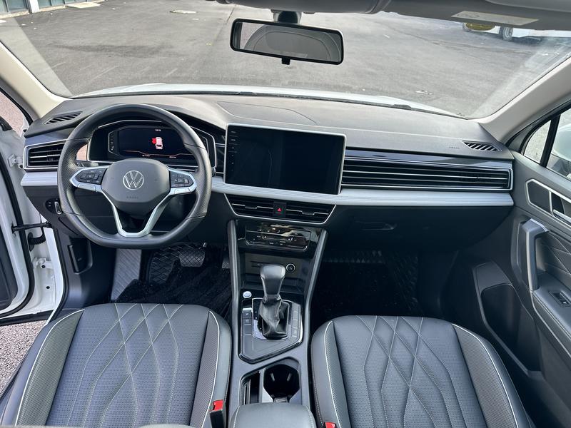Volkswagen Tiguan L Pro, 2023 — фото 10 из 12