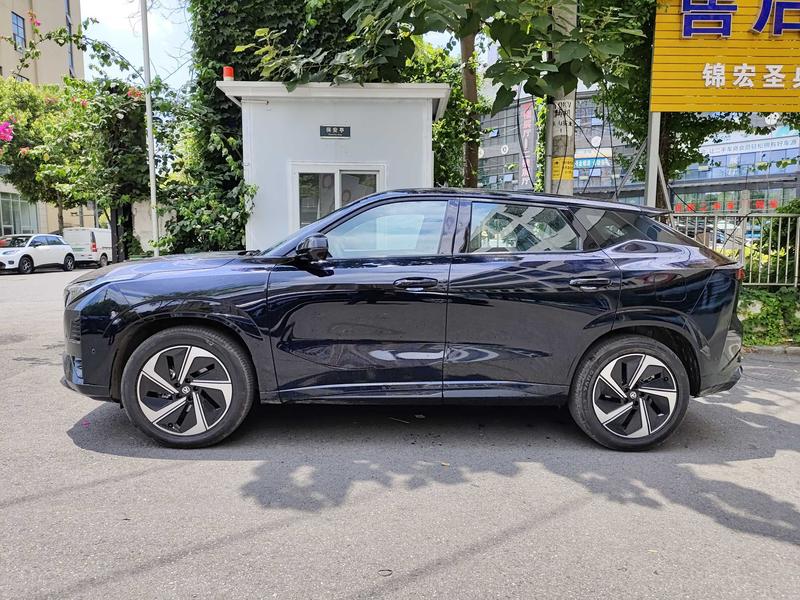 Changan UNI-Z Hybrid, 2026 — фото 2 из 10