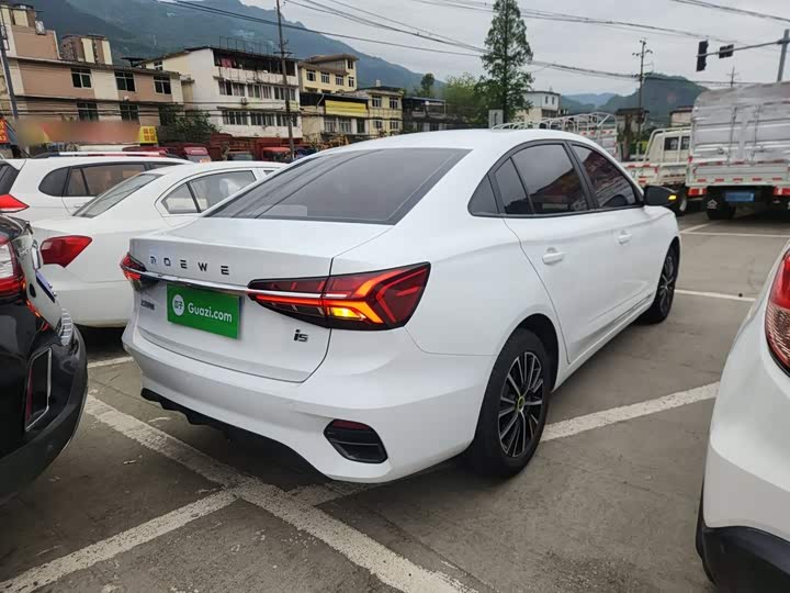Roewe i5, 2022 — фото 5 из 9