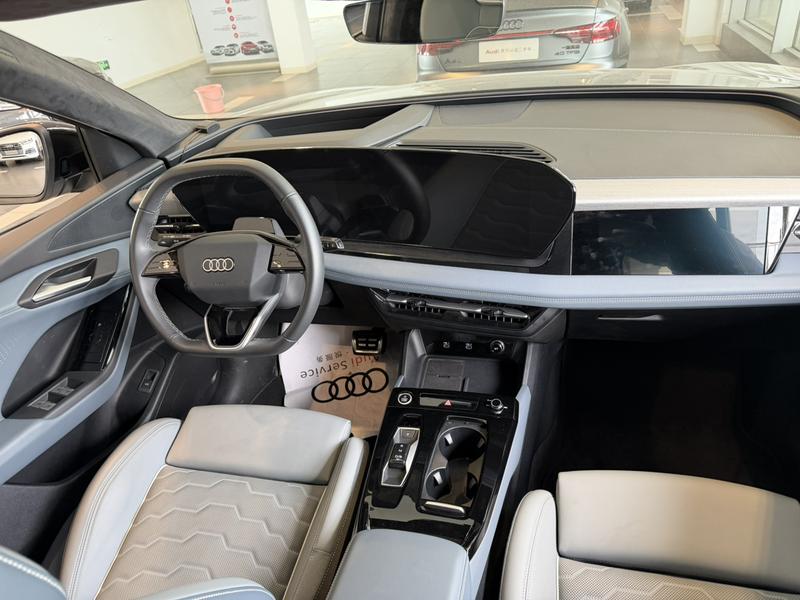 Audi Q6L e-tron, 2025 — фото 4 из 8