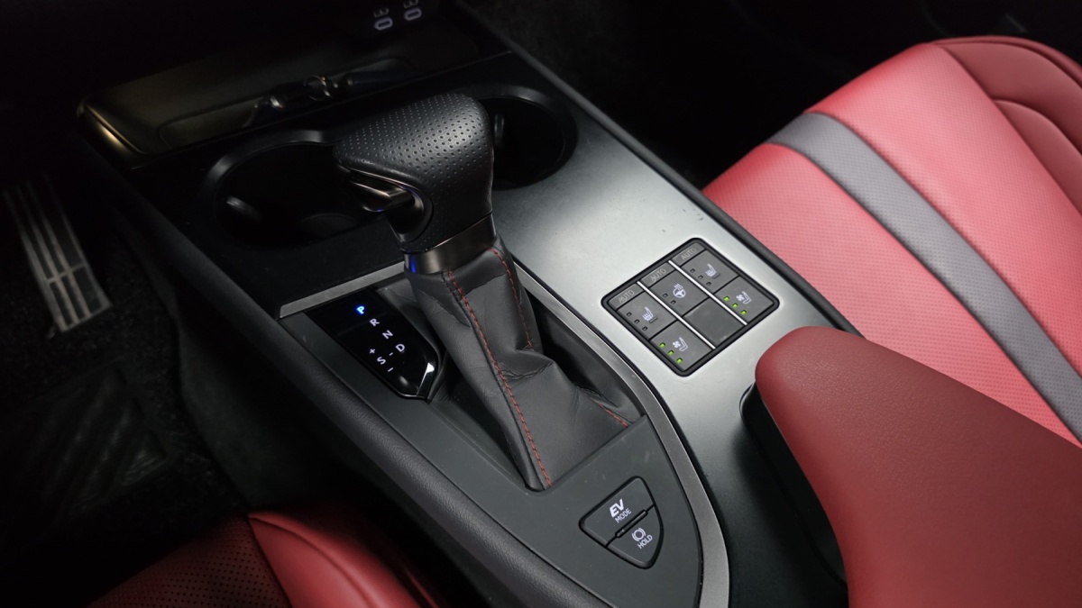 Lexus UX, 2023 — фото 9 из 12
