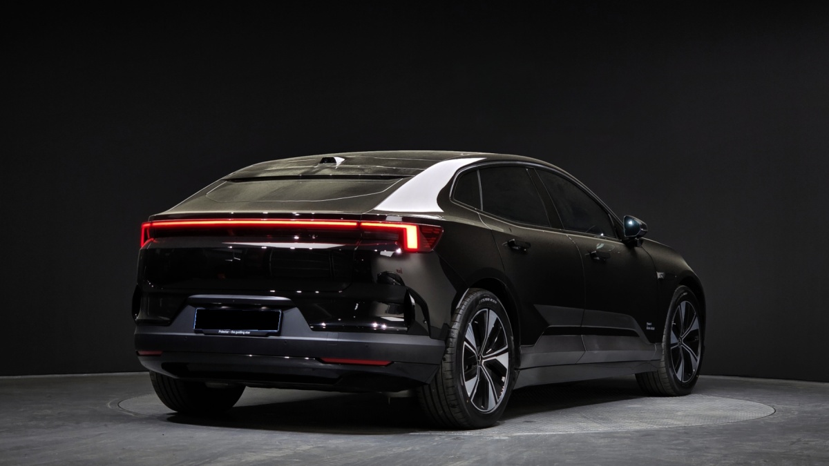 Polestar 4, 2025 — фото 2 из 12