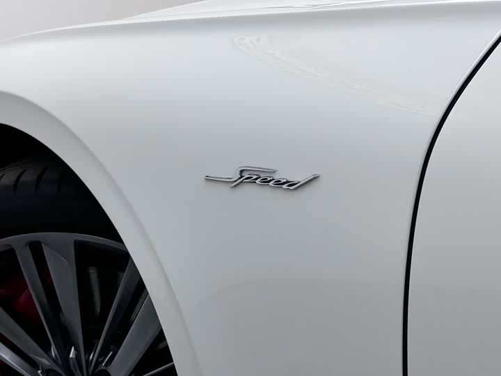 Bentley Continental GT Hybrid, 2025 — фото 6 из 9