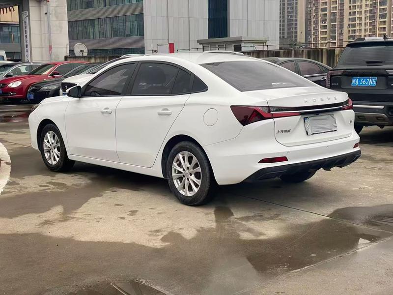 Roewe i5, 2024 — фото 4 из 10