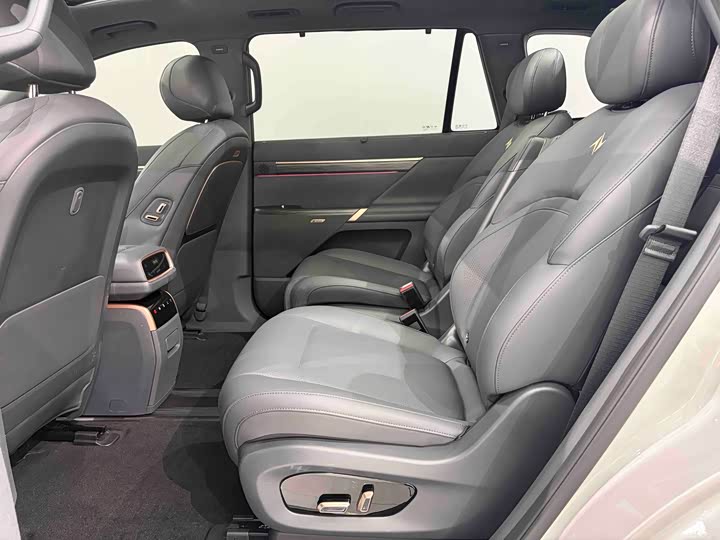 Dongfeng Yipai eπ 008, 2025 — фото 9 из 9