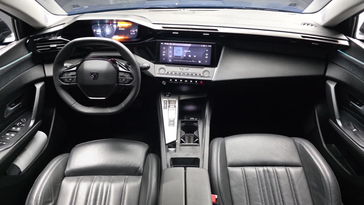 Peugeot 408, 2023 — фото 6 из 12