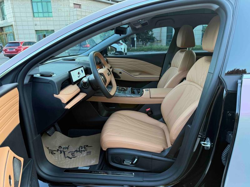 Geely Galaxy Starshine 8 EM-i, 2025 — фото 10 из 12