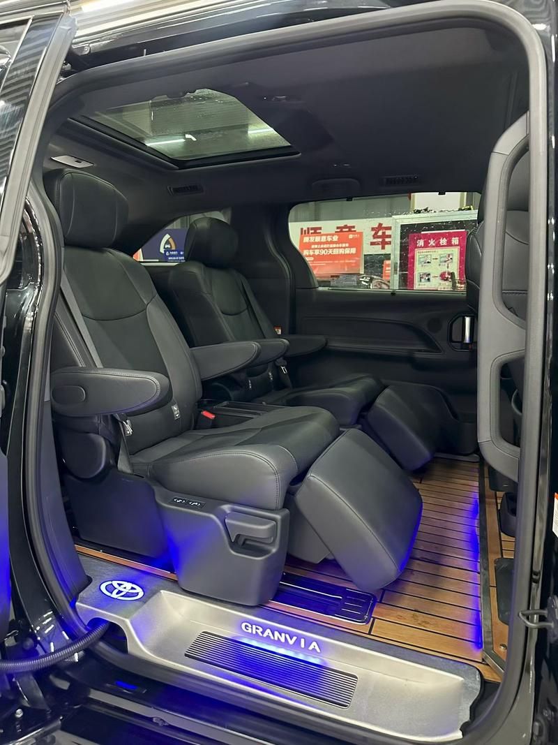 Toyota Granvia, 2023 — фото 7 из 8