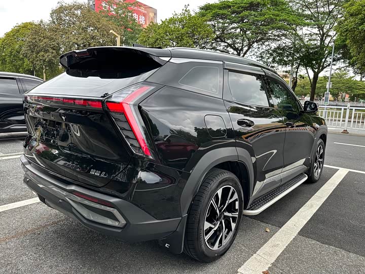 Geely Atlas L, 2024 — фото 6 из 9