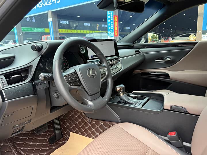 Lexus ES, 2023 — фото 9 из 9