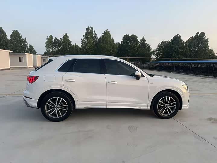 Audi Q3, 2022 — фото 7 из 9