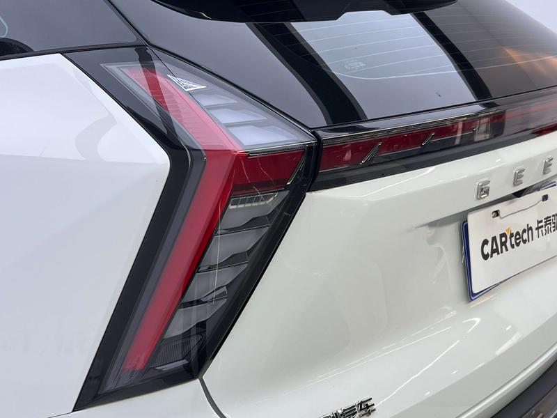 Geely Atlas L, 2023 — фото 10 из 12