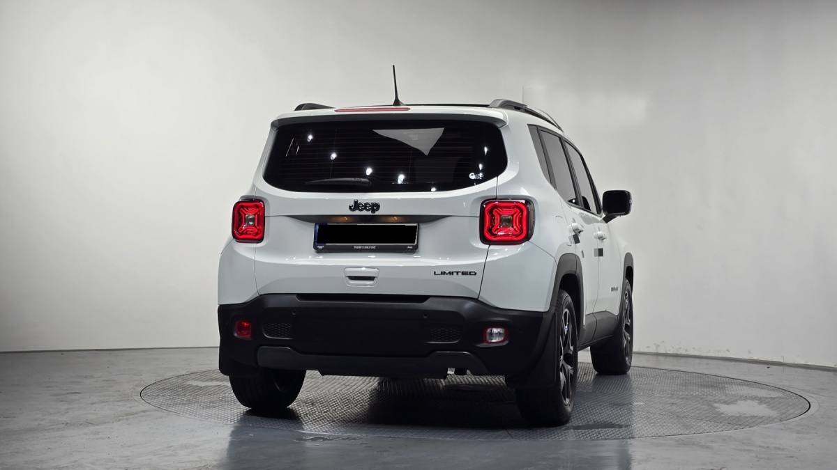 Jeep Renegade, 2023 — фото 4 из 12