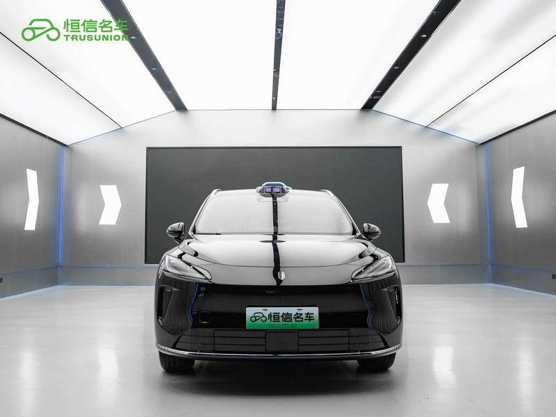 Shangjie (Huawei × SAIC) H5, 2026 — фото 2 из 12