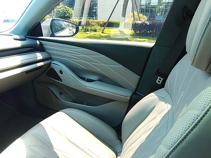 Geely Galaxy Starshine 8 EM-i, 2025 — фото 4 из 7