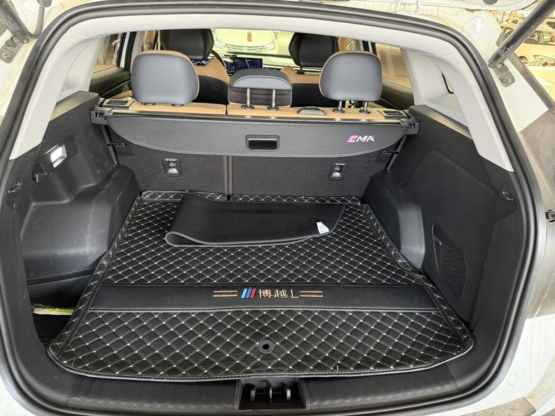 Geely Atlas L, 2022 — фото 11 из 12