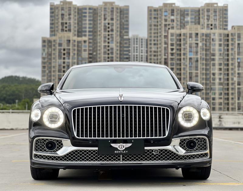 Bentley Flying Spur, 2024 — фото 2 из 12
