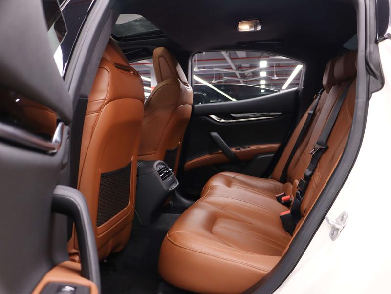 Maserati Ghibli, 2023 — фото 12 из 12