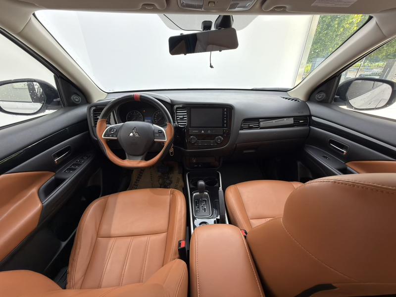 Mitsubishi Outlander, 2023 — фото 9 из 12