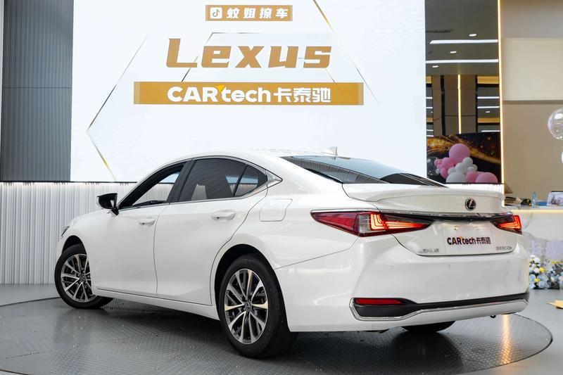 Lexus ES, 2024 — фото 4 из 12
