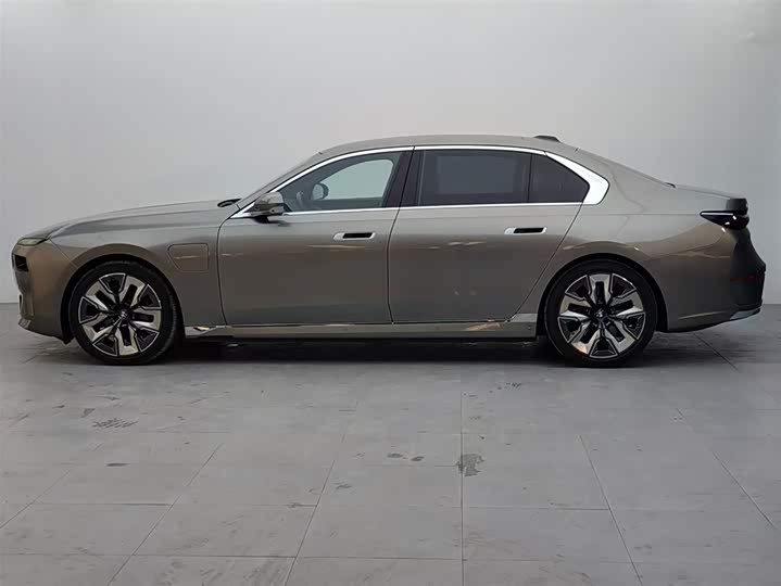 BMW i7, 2022 — фото 3 из 9