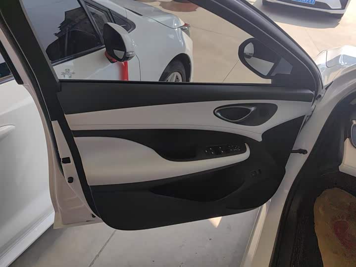 BYD Seal 05 DM-i Hybrid, 2025 — фото 7 из 9