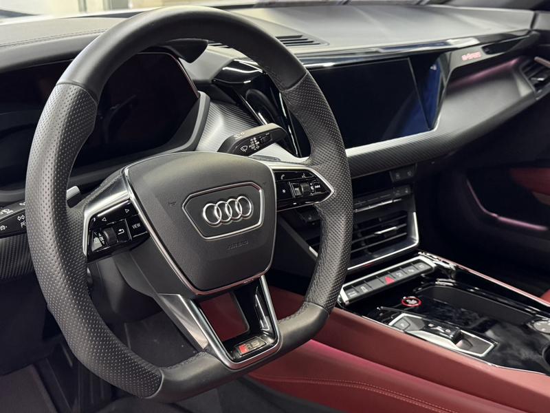 Audi e-tron GT, 2024 — фото 7 из 9