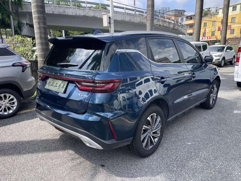 Geely Vision X6, 2022 — фото 6 из 11