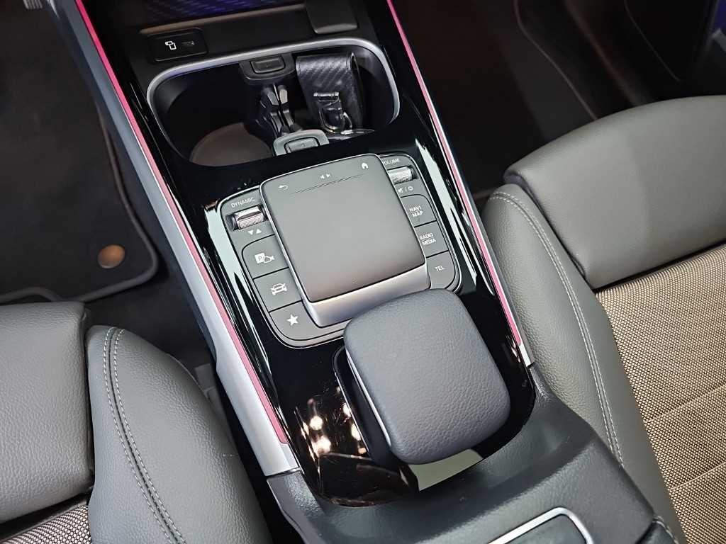 Mercedes-Benz EQB, 2023 — фото 8 из 12